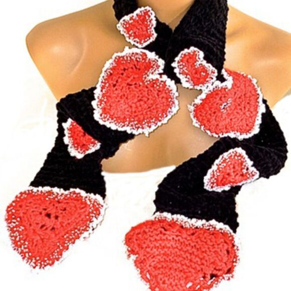 HANDMADE VALENTINE KNITTED HEART-BEADED LACE SCARF - Picture 1 of 8